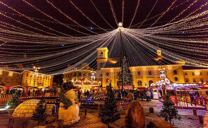 La magie de Noël dans la ville roumaine de Sibiu