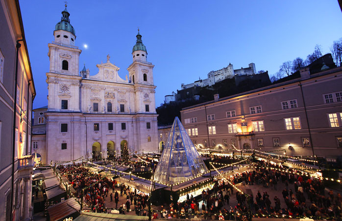 Le Christkindlmarket de Salzbourg se déroule sur la Residenzplatz